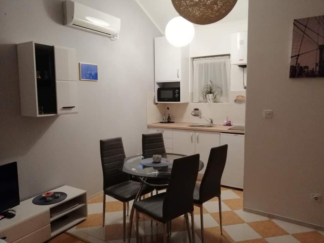 Apartments Jonjic Vodice Exterior foto